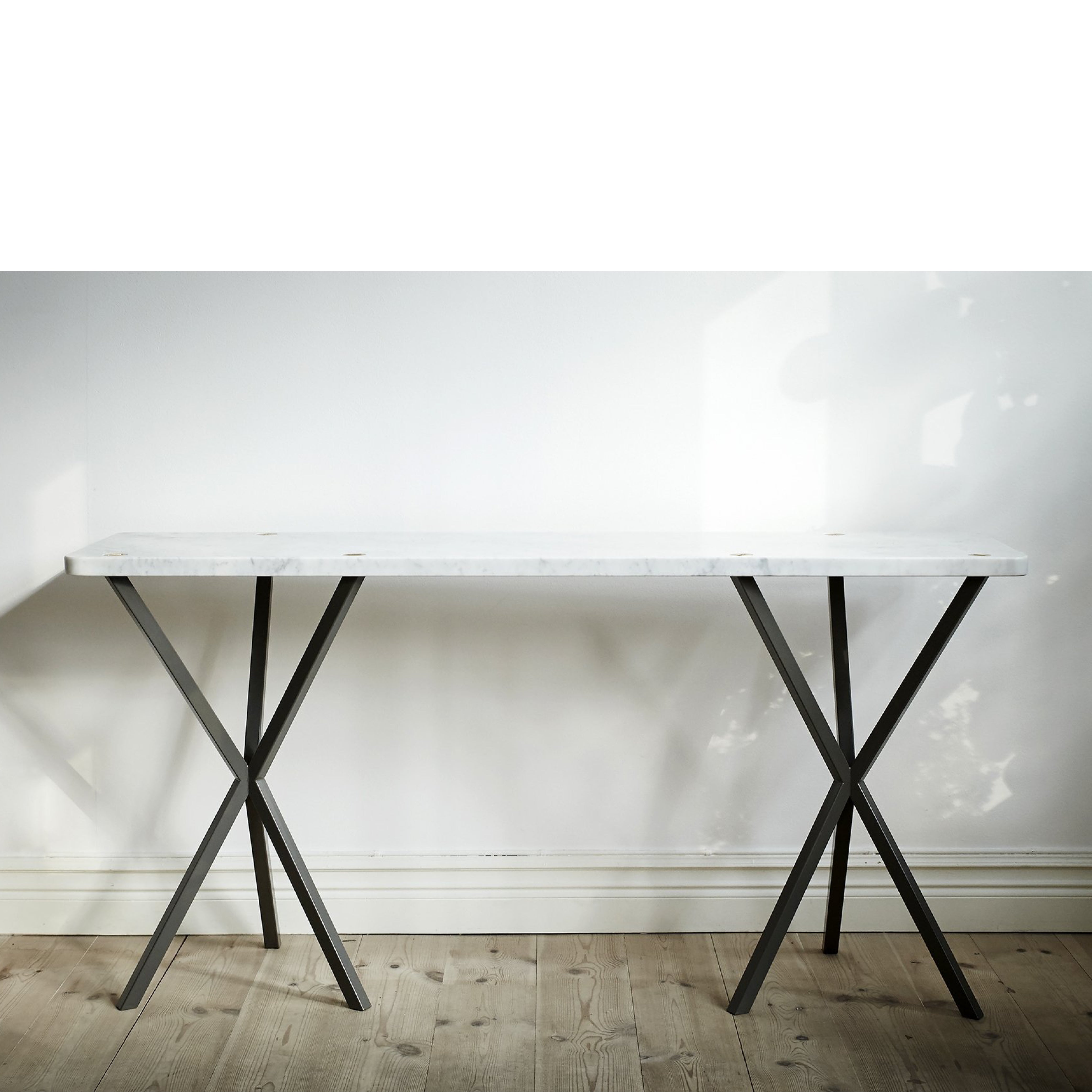 NEB Console Table With Top In Carrara Marble